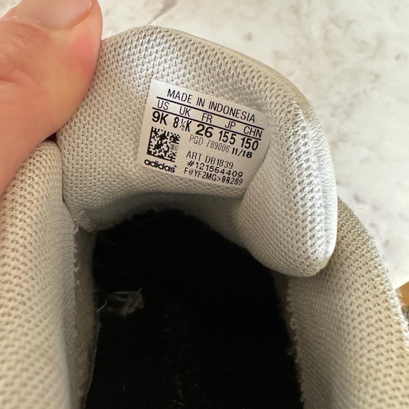 Adidas toddler Velcro sneakers size 9 - Picture 5 of 5